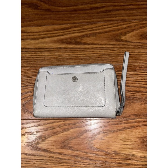 Marc By Marc Jacobs Handbags - EUC MARC JACOBS LIGHT Dove GENUINE Pebbled Leather Wallet Wristlet New MSPR $155